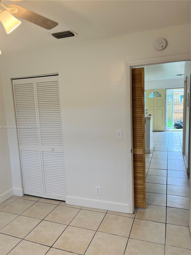 Foto del edificio - 4601 SW 32nd Ave
