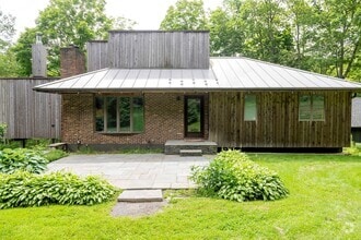 Building Photo - 699 Tower Hill Rd