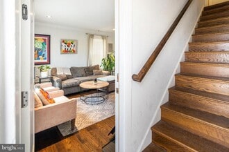 Building Photo - 1659 Holbrook St NE