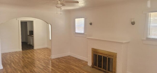 Building Photo - 3 bedroom in GLENDALE AZ 85301