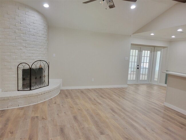 Building Photo - 1409 Drexel Dr