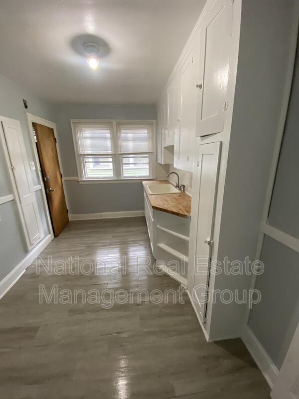 Foto del edificio - 15920 Turner St