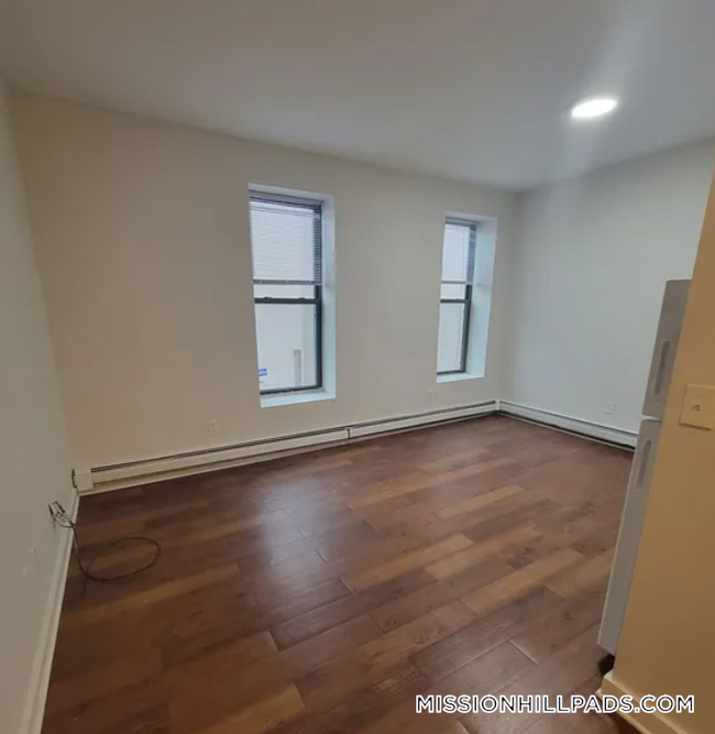 Building Photo - 9 Ruggles St