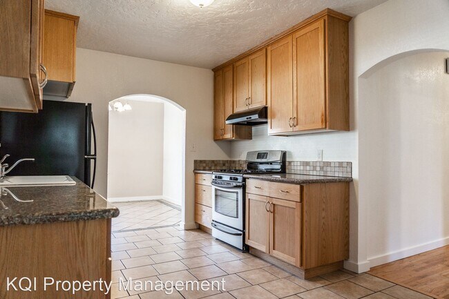 Building Photo - 3 br, 2 bath House - 1640 Broadway St SW