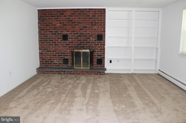 Building Photo - 333 Lacey Ave