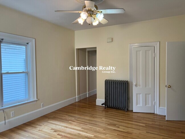 Building Photo - 37 Cedar St