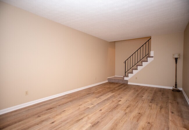 Foto del edificio - 837 Tollis Pkwy