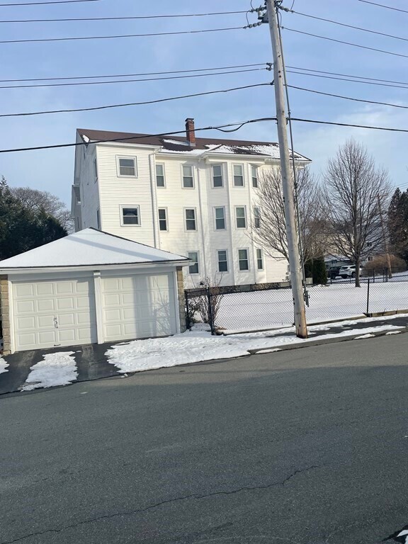 59 King Philip Rd Unit 3, Worcester, MA 01606 Room for Rent in