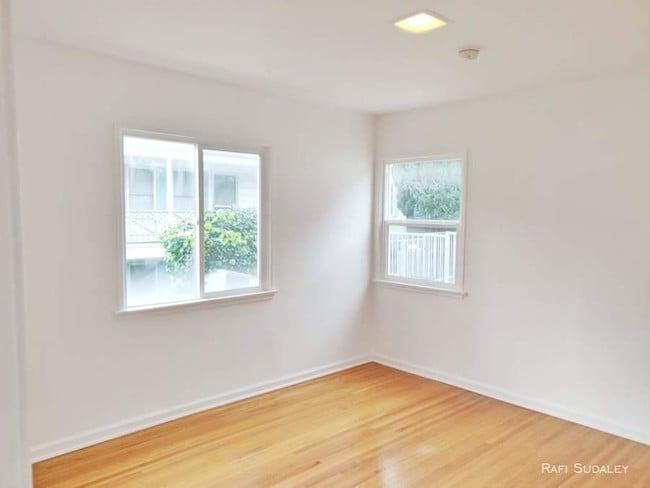 Building Photo - 1 bedroom in West Hollywood CA 90069