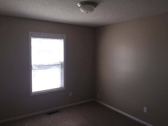 Foto del edificio - 11904 N Forest Ave