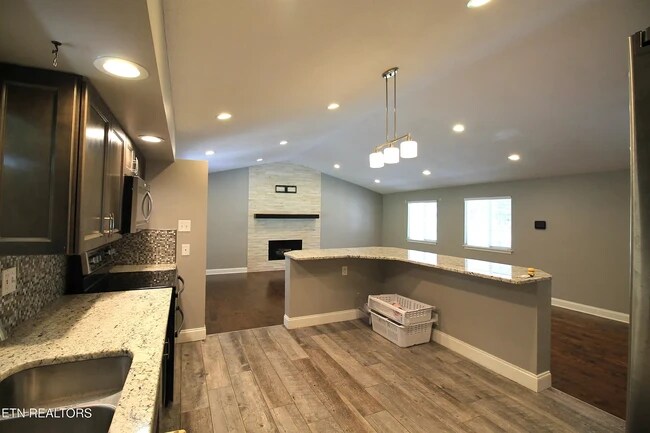 Building Photo - 325 Wardley Rd