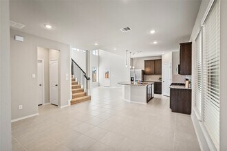 Building Photo - 42433 Quail Vly Ln