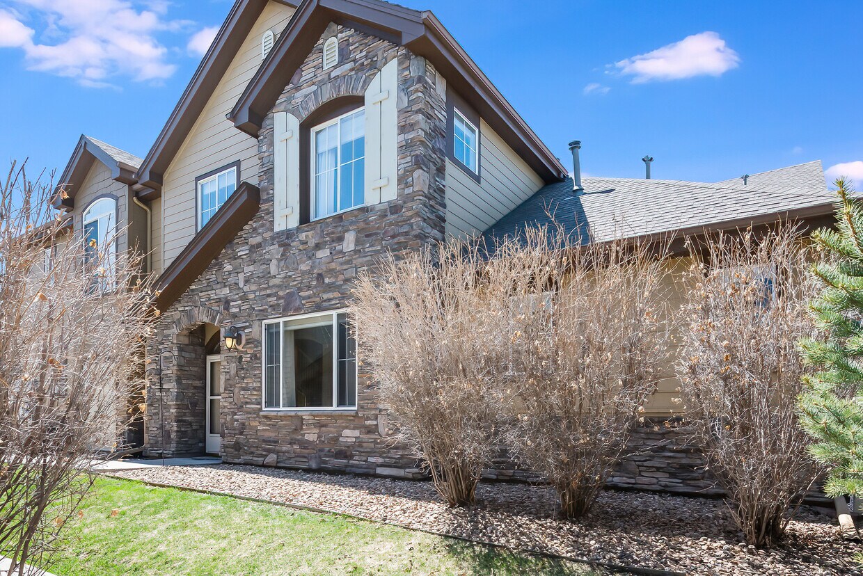Foto principal - 9940 W Jewell Ave