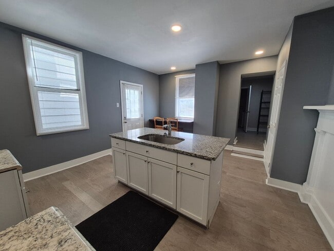 Foto del edificio - Only 4-bedroom 3 bathrooms in the area!