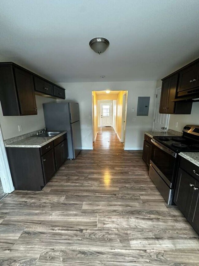 Building Photo - 32 North St