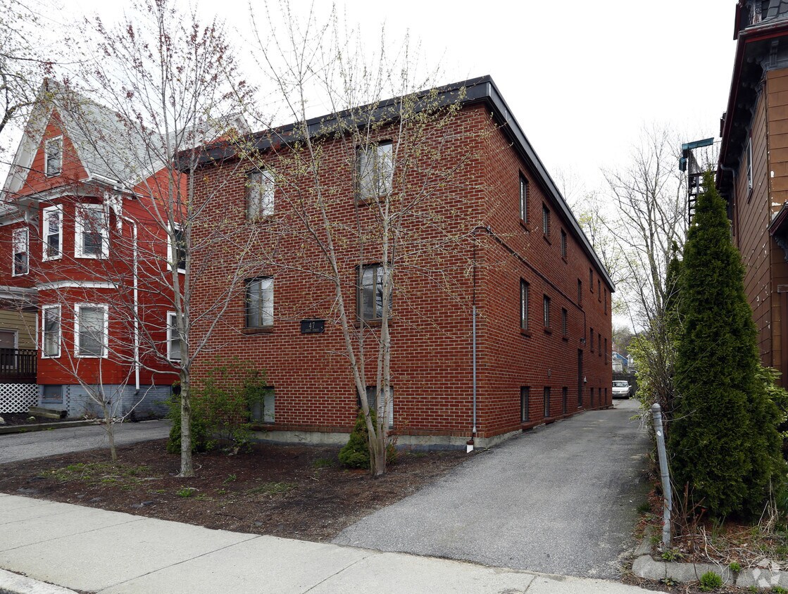 Cedar Street Terrace Condo Apartments in Somerville, MA