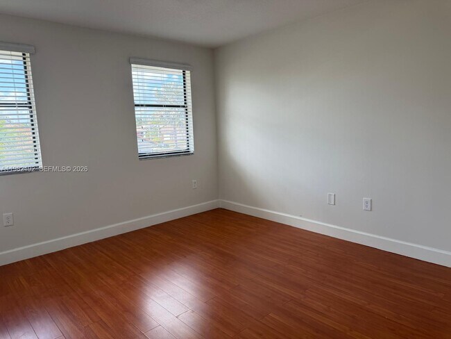 Foto del edificio - 3720 NW 116th Terrace