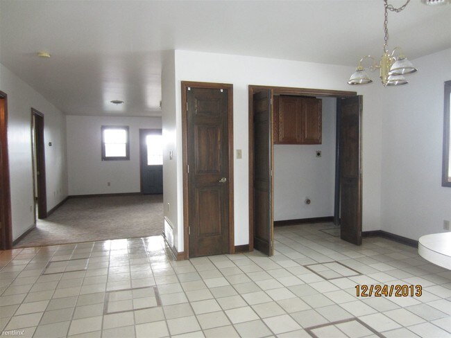 Foto del edificio - 2 br, 1 bath Apartment - 217 Fidler Ave