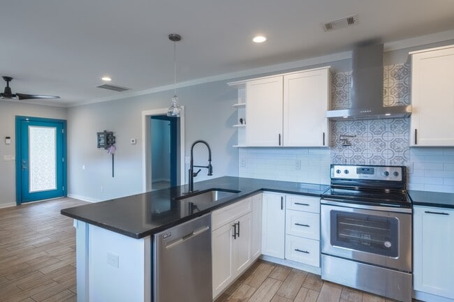 Foto del edificio - 1387 Lyle Ave