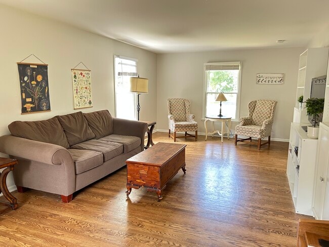 Living Room - 1001 Eddy Ct