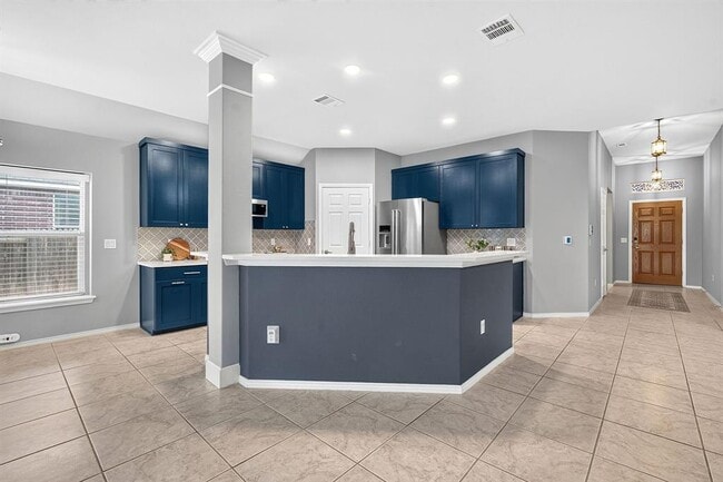 Building Photo - 516 Carismatic Ln