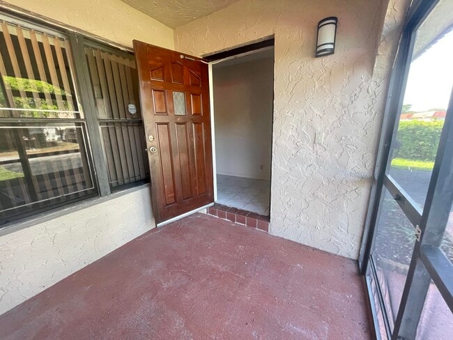 Building Photo - 7112 NW 78th Ave