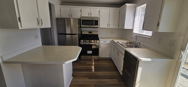 Building Photo - 9831 S Darin Dr