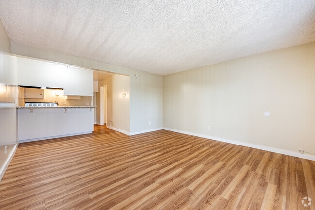 2BR, 1BA - 953SF - Dining Room - Villa Santa Fe