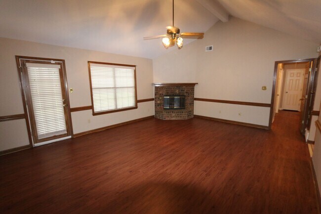 Foto del edificio - Southeast Memphis Family Beauty