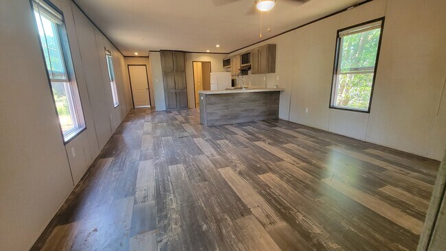 Foto del edificio - 5527 Lake View Dr