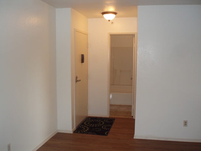 Building Photo - 7504 Parkway Dr