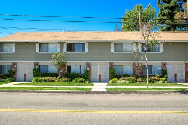 Building Photo - Gilbert Terrace Townhomes