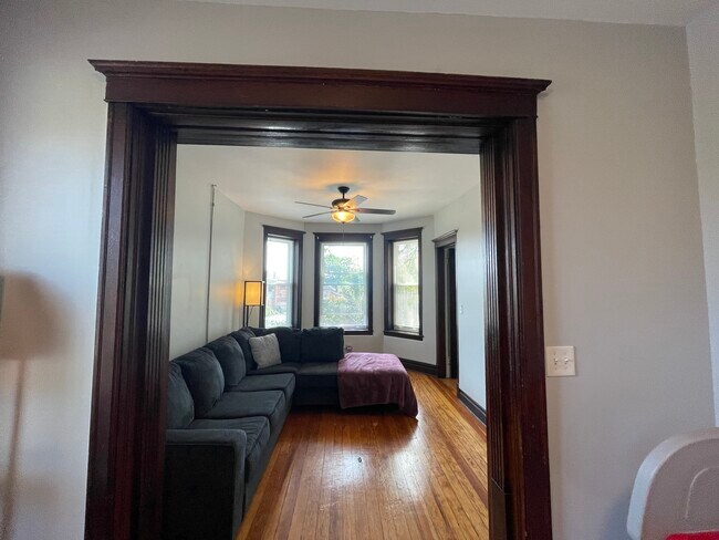 Building Photo - 2812 S Princeton Ave