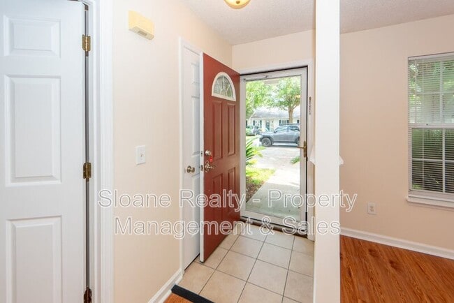 Building Photo - 1421 Amanda Park Ln