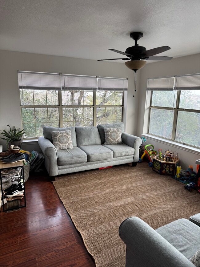 Building Photo - 791 Moonglow Ave