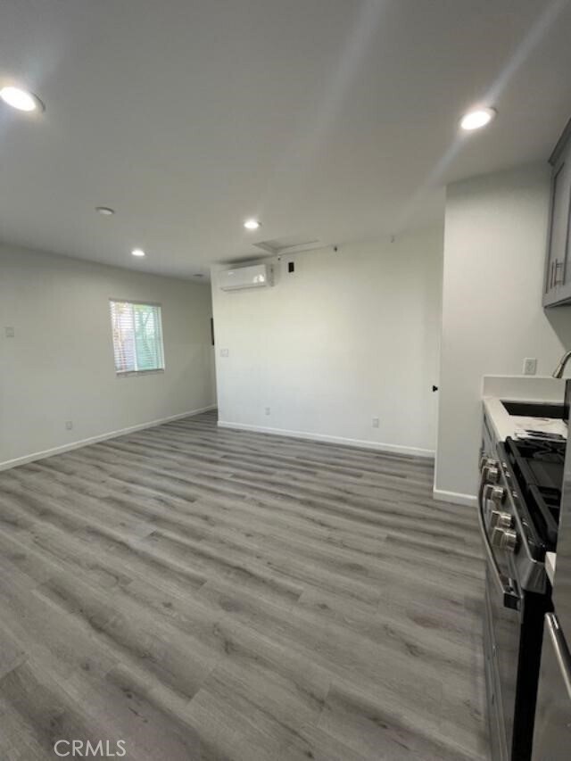 Building Photo - 10349 Peach Ave