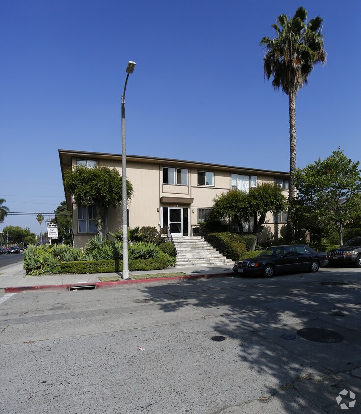 Building Photo - 871 S Gramercy Pl