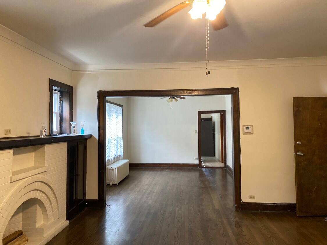 Foto principal - 10226 S Charles St