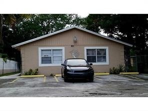 Primary Photo - 831 NW 14th Way