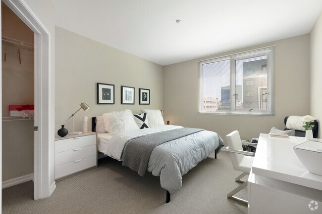 Interior Photo - Wilshire Vermont