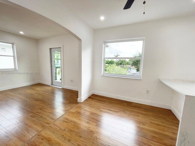 Foto del edificio - 675 SW 19th Rd
