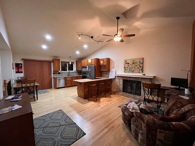 Building Photo - 6620 Stonehedge Dr