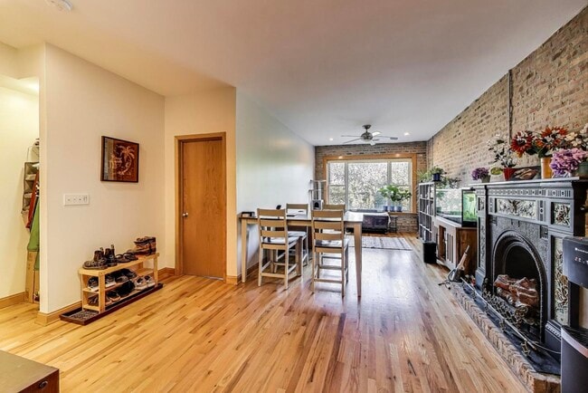 Building Photo - 2745 W Le Moyne St