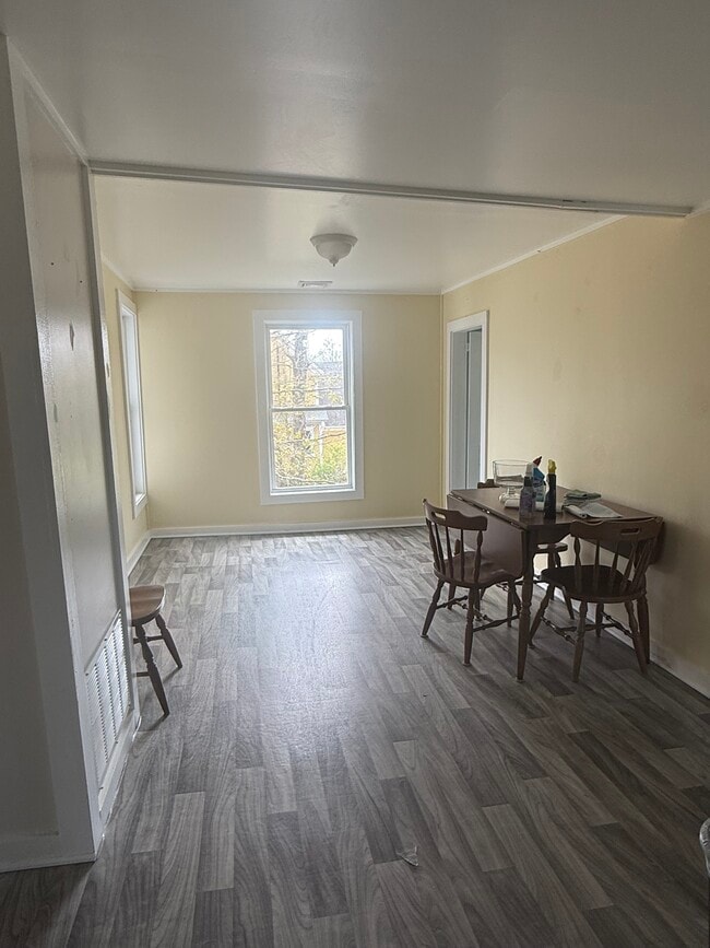 Dining Room - 86 Main St