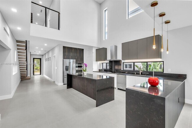 Foto del edificio - 808-810 SW 9th St