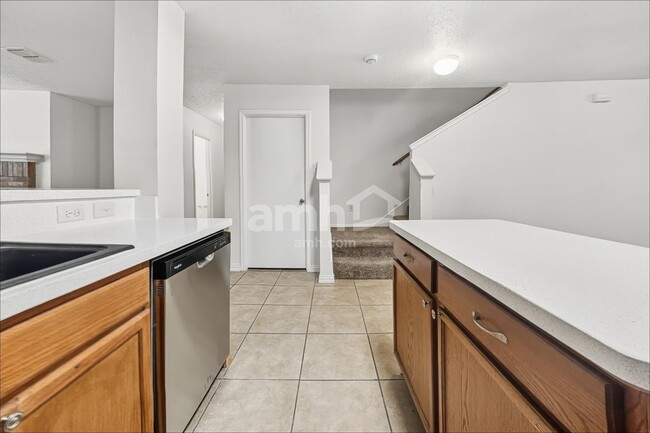 Foto del edificio - 4405 Statesman Ln