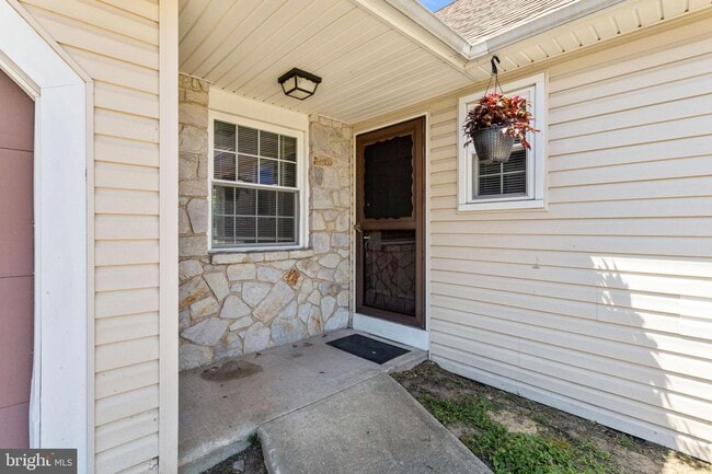 Building Photo - 206 Peach Rd