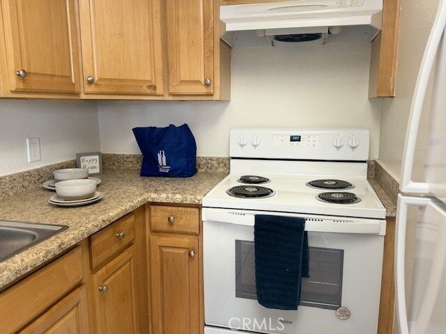 Foto del edificio - 51080 Eisenhower Dr