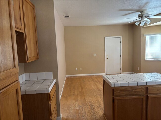 Foto del edificio - Comfortable Two Story Home