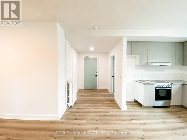 Photo du bâtiment - 14 Wadsworth Blvd